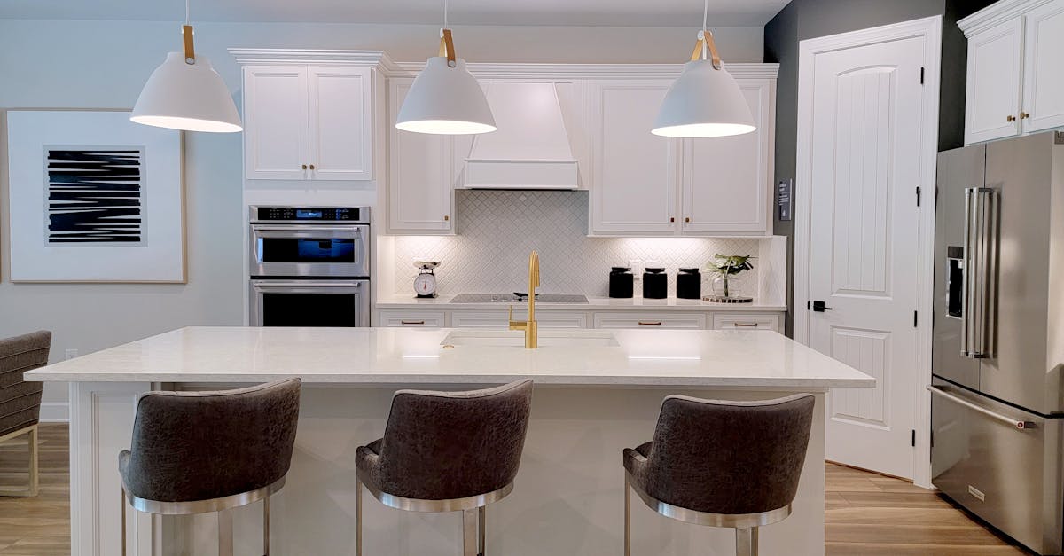 What is the 333 rule for decluttering?